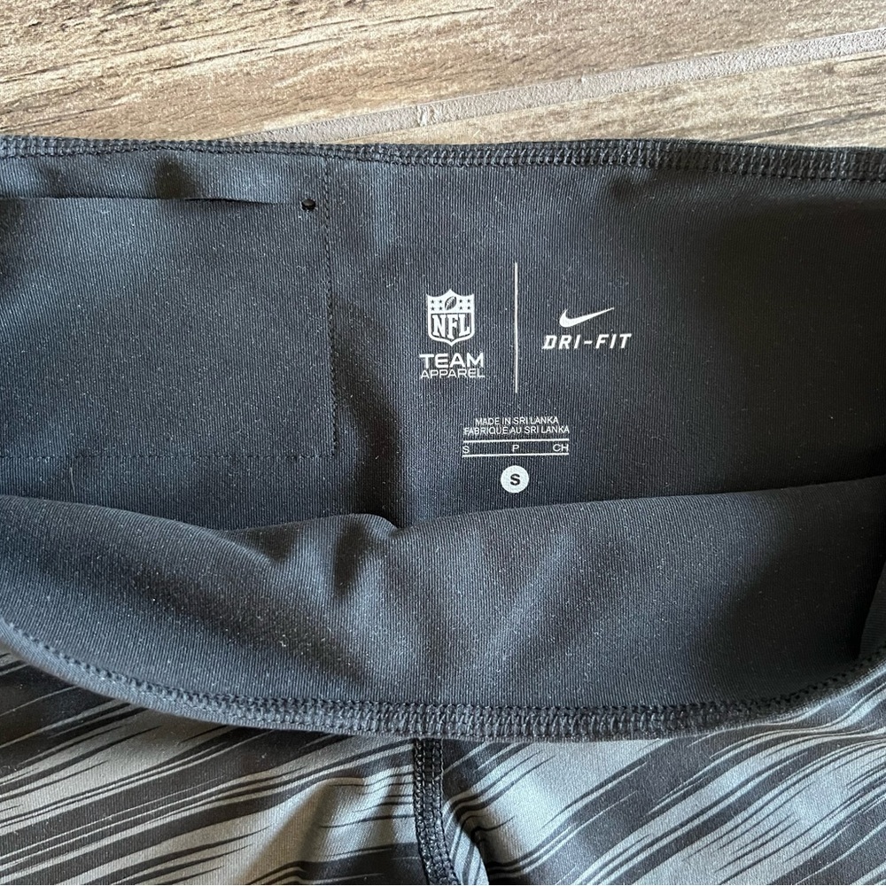 Nike Seahawks Leggings - Picture 3 of 3